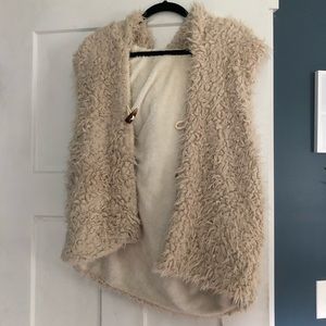 Caren Forbes Fuzzy Vest with Clasp